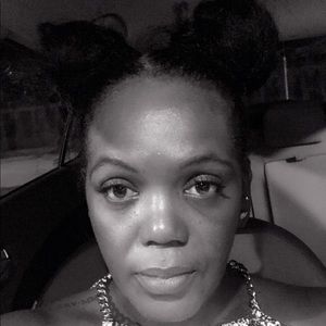 Meet your Posher, Donnia